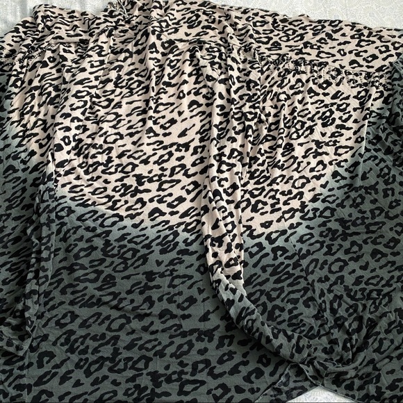 Daytrip leopard gradient cardigan, tan green - Picture 9 of 9